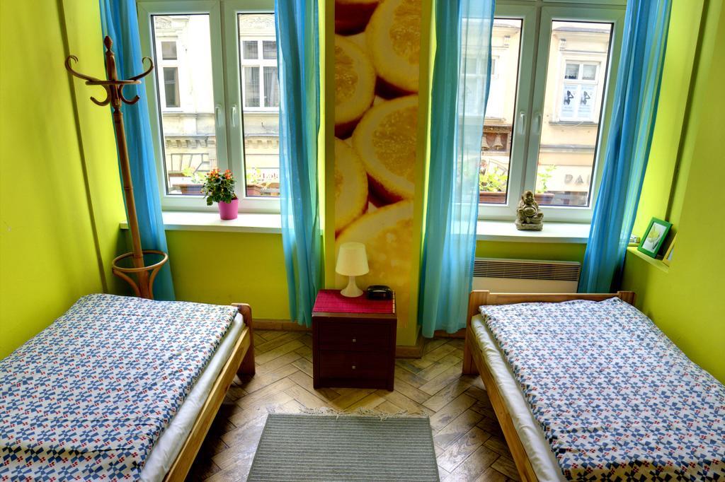 Tutti Frutti Hostel Krasków Exterior foto
